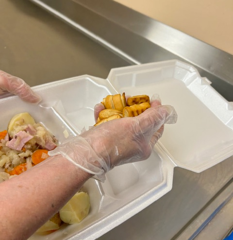 Rarden Daily Bread volunteers in a kitchen